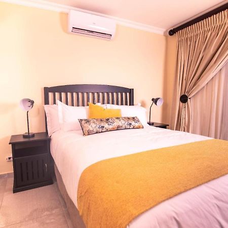 Masingitana Hotel Acornhoek ภายนอก รูปภาพ