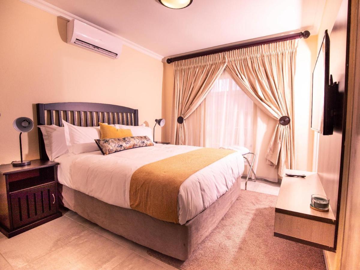 Masingitana Hotel Acornhoek ภายนอก รูปภาพ
